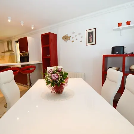 Apartment Irena *