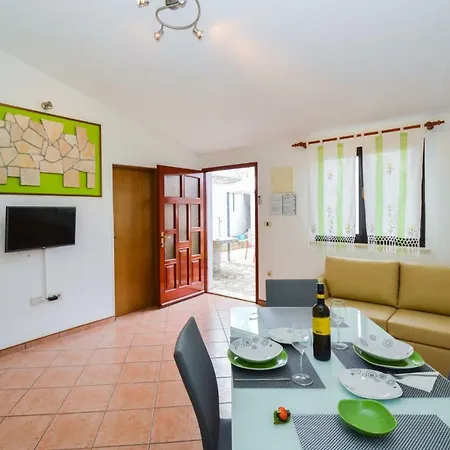 Apartment Irena *