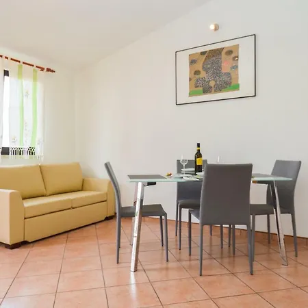 Apartment Irena *