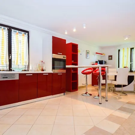 Apartment Irena *