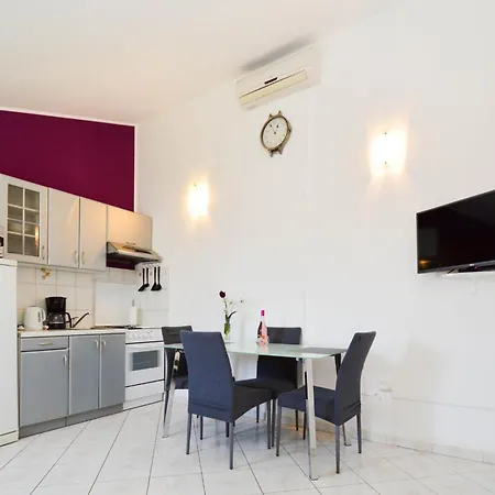 Apartment Irena Barban