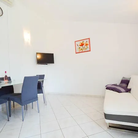 Apartment Irena Barban