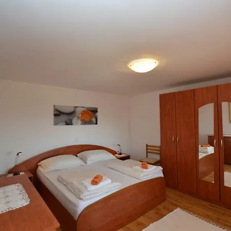 Apartment Irena *